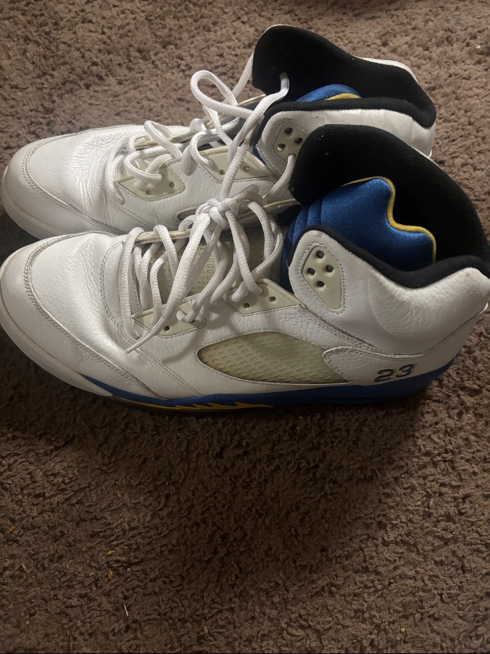 Men’s White and Blue Athletic Sneakers - Classic Basketball Style